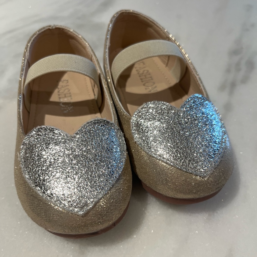 NEW Gold and silver heart ballet shoes for toddler girl, size EU 25
